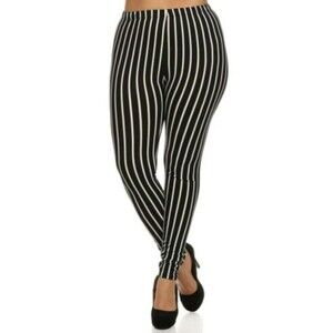 Extra Plus Size Black and White Vertical Pinstripe‎ Leggings